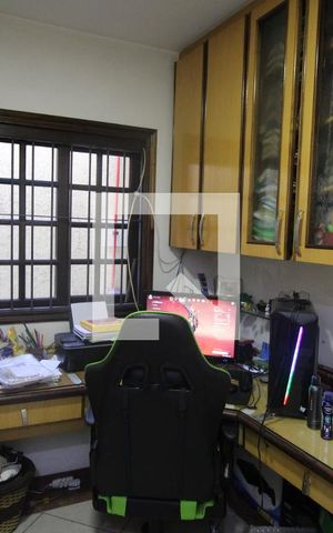 Casa à venda com 150m², 3 quartos e 2 vagasEscritório