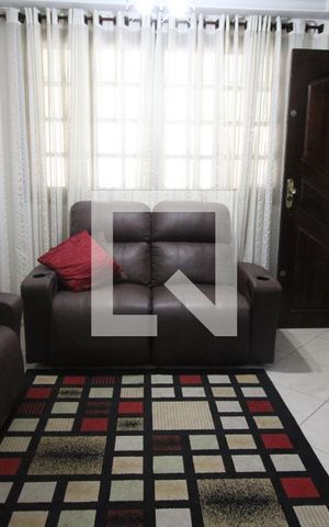 Casa à venda com 150m², 3 quartos e 2 vagasSala