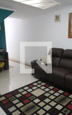 Casa à venda com 150m², 3 quartos e 2 vagasSala