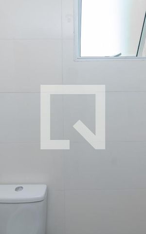 Casa de condomínio à venda com 80m², 2 quartos e 1 vaga Casa de condomínio à venda com 80m², 2 quartos e 1 vagaBanheiro da Suíte 1
