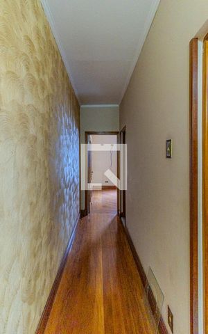 Casa à venda com 533m², 4 quartos e 4 vagasCorredor