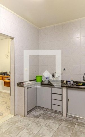 Casa à venda com 533m², 4 quartos e 4 vagasCozinha