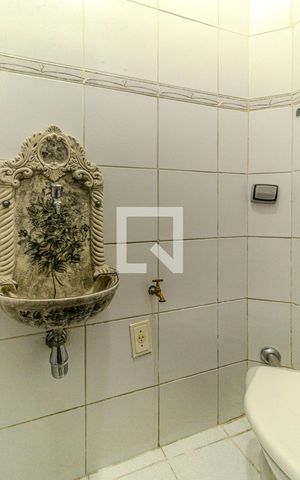 Casa à venda com 533m², 4 quartos e 4 vagasLavabo 1