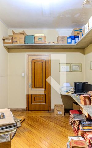 Casa à venda com 533m², 4 quartos e 4 vagasEscritório
