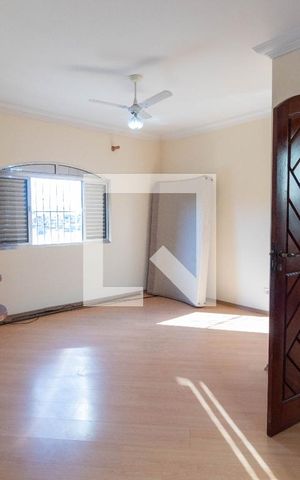 Casa à venda com 395m², 6 quartos e 4 vagas Casa à venda com 395m², 6 quartos e 4 vagasQuarto Suíte 1