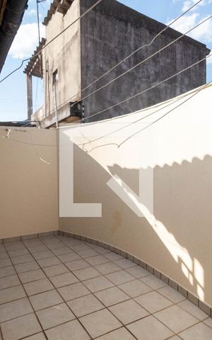 Casa à venda com 395m², 6 quartos e 4 vagas Casa à venda com 395m², 6 quartos e 4 vagasVaranda