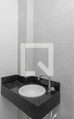 Casa de condomínio à venda com 80m², 2 quartos e 1 vaga Casa de condomínio à venda com 80m², 2 quartos e 1 vagaBanheiro do Quarto 2