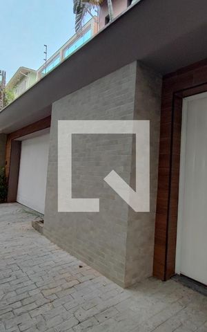 Casa à venda com 340m², 3 quartos e 4 vagasPLACA INSTALADA NA FACHADA