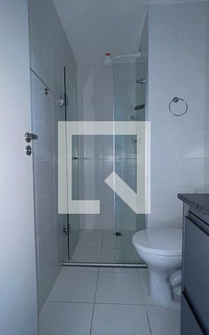 Apartamento para alugar com 33m², 2 quartos e sem vaga Apartamento para alugar com 33m², 2 quartos e sem vagaBanheiro Social