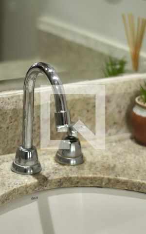 Studio para alugar com 38m², 1 quarto e 1 vaga Studio para alugar com 38m², 1 quarto e 1 vagaPia banheiro