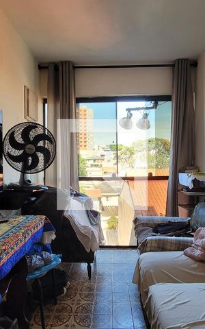 Casa à venda com 160m², 3 quartos e 4 vagas Casa à venda com 160m², 3 quartos e 4 vagasQuarto
