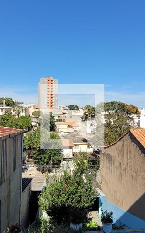 Casa à venda com 160m², 3 quartos e 4 vagas Casa à venda com 160m², 3 quartos e 4 vagasVista
