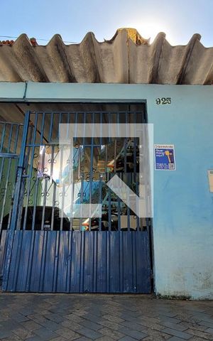 Casa à venda com 160m², 3 quartos e 4 vagas Casa à venda com 160m², 3 quartos e 4 vagasFachada