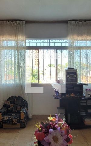 Casa à venda com 160m², 3 quartos e 4 vagas Casa à venda com 160m², 3 quartos e 4 vagasSala
