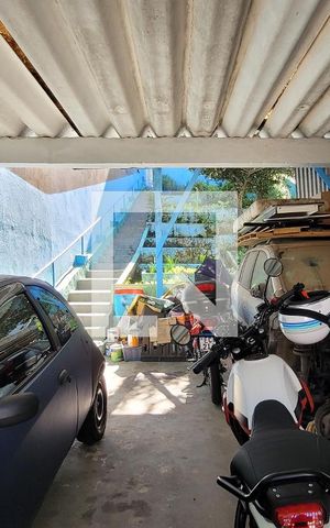 Casa à venda com 160m², 3 quartos e 4 vagas Casa à venda com 160m², 3 quartos e 4 vagasGaragem