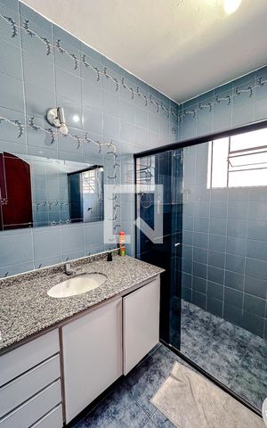 Casa para alugar com 80m², 2 quartos e 1 vagaBanheiro (Casa 2)