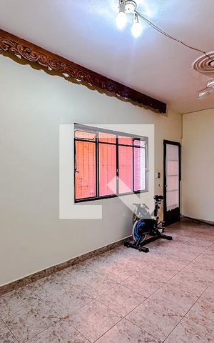 Casa para alugar com 80m², 2 quartos e 1 vagaSala