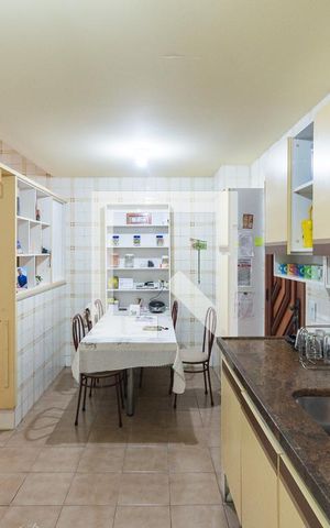 Apartamento à venda com 128m², 3 quartos e 2 vagasCozinha