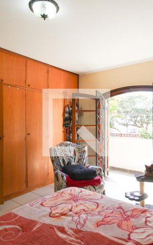 Casa à venda com 480m², 3 quartos e 6 vagas Casa à venda com 480m², 3 quartos e 6 vagasSuíte 2