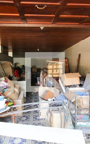Casa à venda com 480m², 3 quartos e 6 vagas Casa à venda com 480m², 3 quartos e 6 vagasGaragem