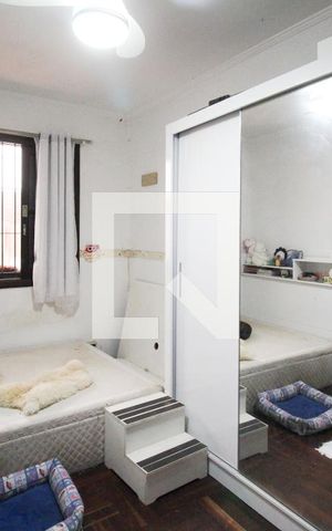 Casa à venda com 480m², 3 quartos e 6 vagas Casa à venda com 480m², 3 quartos e 6 vagasQuarto de Serviço