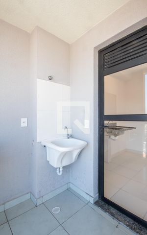 Apartamento à venda com 47m², 2 quartos e 1 vaga Apartamento à venda com 47m², 2 quartos e 1 vagaÁrea de serviço