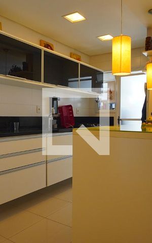 Apartamento para alugar com 78m², 2 quartos e 2 vagasCozinha