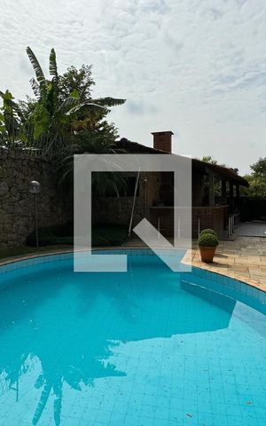 Casa de condomínio à venda com 400m², 5 quartos e 4 vagasPiscina