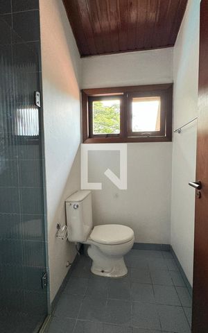 Casa de condomínio à venda com 400m², 5 quartos e 4 vagasBanheiro Corredor