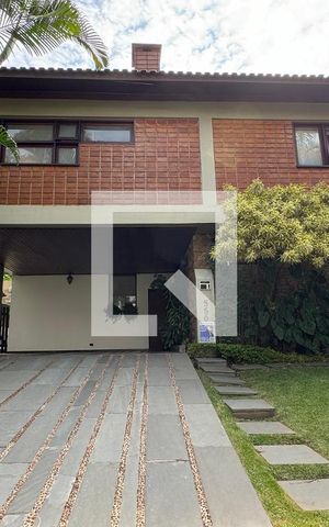 Casa de condomínio à venda com 400m², 5 quartos e 4 vagasGaragem