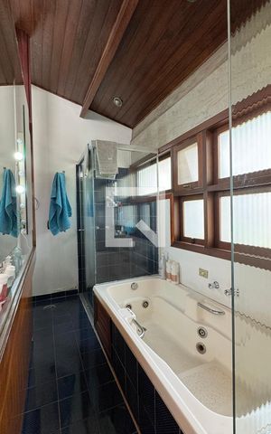Casa de condomínio à venda com 400m², 5 quartos e 4 vagasBanheiro da Suíte 2