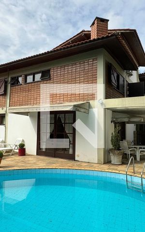 Casa de condomínio à venda com 400m², 5 quartos e 4 vagasPiscina