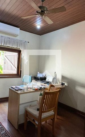 Casa de condomínio à venda com 400m², 5 quartos e 4 vagasEscritório