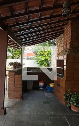 Casa de condomínio à venda com 400m², 5 quartos e 4 vagasChurrasqueira