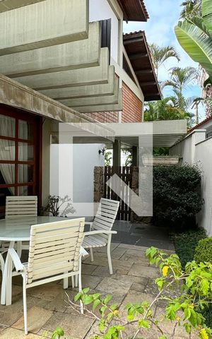 Casa de condomínio à venda com 400m², 5 quartos e 4 vagasVaranda