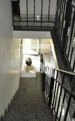 Casa à venda com 191m², 4 quartos e 3 vagasEscada