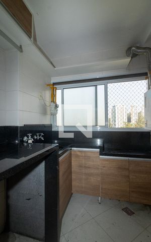 Apartamento à venda com 176m², 3 quartos e 3 vagas Apartamento à venda com 176m², 3 quartos e 3 vagasÁrea de Serviço