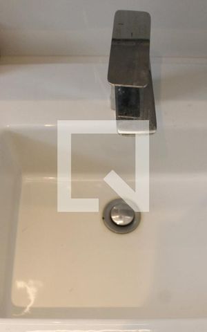 Apartamento para alugar com 73m², 2 quartos e 2 vagas Apartamento para alugar com 73m², 2 quartos e 2 vagasBanheiro da Suíte