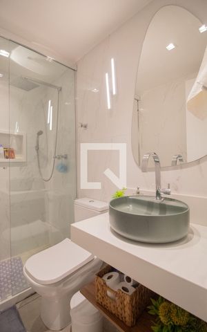 Casa de condomínio à venda com 629m², 5 quartos e 2 vagas Casa de condomínio à venda com 629m², 5 quartos e 2 vagasbanheiro 4