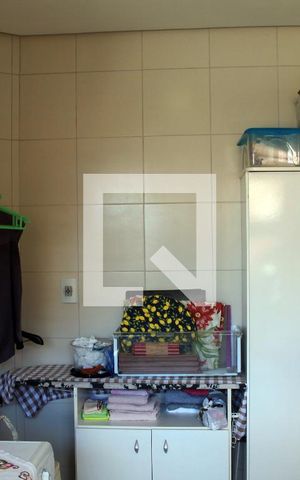 Casa à venda com 394m², 6 quartos e 2 vagas Casa à venda com 394m², 6 quartos e 2 vagasÁrea de Serviço