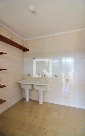 Apartamento para alugar com 130m², 2 quartos e 1 vagaÁrea de Serviço