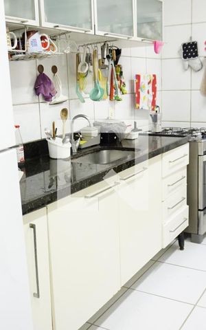 Casa de condomínio à venda com 155m², 4 quartos e 2 vagasCozinha
