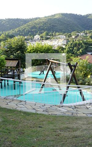 Casa de condomínio à venda com 155m², 4 quartos e 2 vagasÁrea comum - Playground