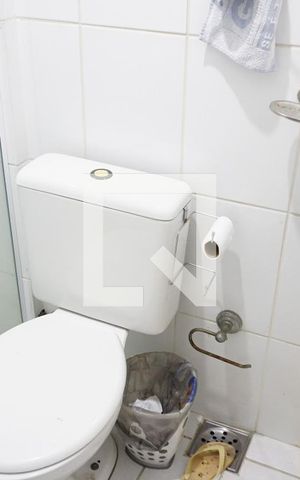 Casa de condomínio à venda com 155m², 4 quartos e 2 vagasBanheiro Empregada