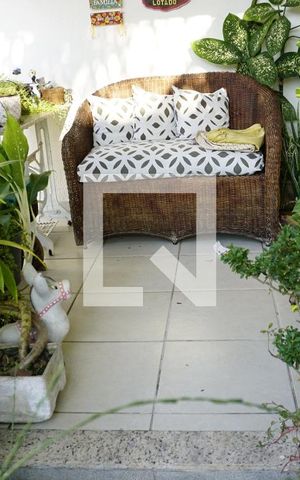 Casa de condomínio à venda com 155m², 4 quartos e 2 vagasVaranda / Entrada