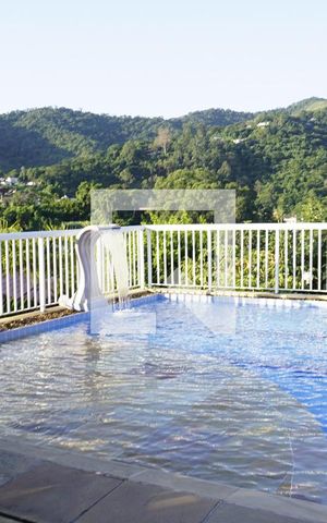 Casa de condomínio à venda com 155m², 4 quartos e 2 vagasÁrea comum - Piscina