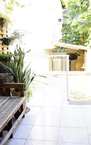 Casa de condomínio à venda com 155m², 4 quartos e 2 vagasÁrea gourmet