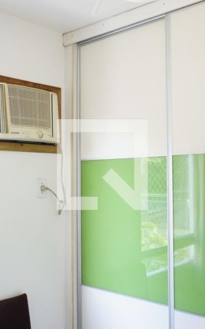 Casa de condomínio à venda com 155m², 4 quartos e 2 vagasQuarto 2 - Escritório