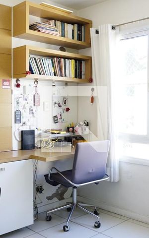 Casa de condomínio à venda com 155m², 4 quartos e 2 vagasQuarto 2 - Escritório
