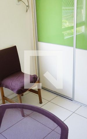 Casa de condomínio à venda com 155m², 4 quartos e 2 vagasQuarto 2 - Escritório